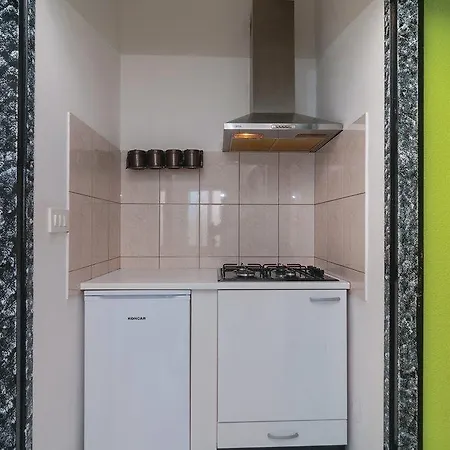 Lozina Apartman *